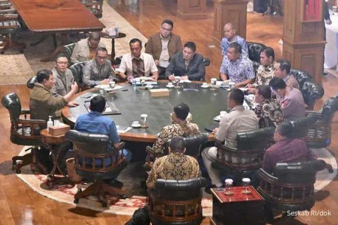 Dalam pertemuan di Hambalang, Prabowo mendapat laporan adanya peningkatan minat investasi asing