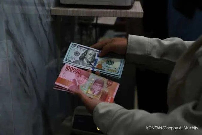 Rupee menguat namun masih rentan, lihat prakiraan hari ini, Senin (15/06)